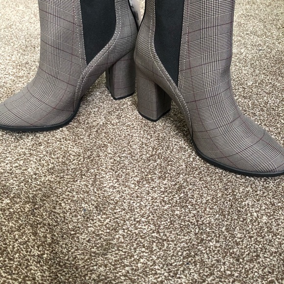 Brand new heeled booties - Picture 2 of 5